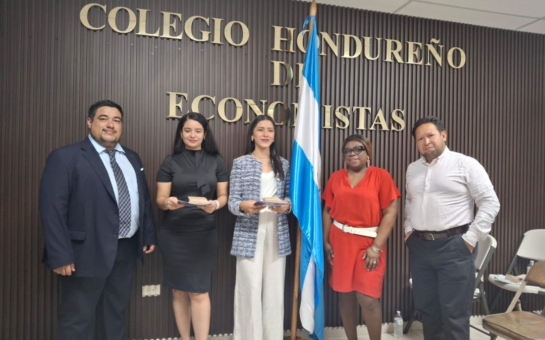 Juramentación 21/08/2025 Licenciado Andrés Silva, Licenciada Lisbeth Rubí y Licenciada Rosario Pineda